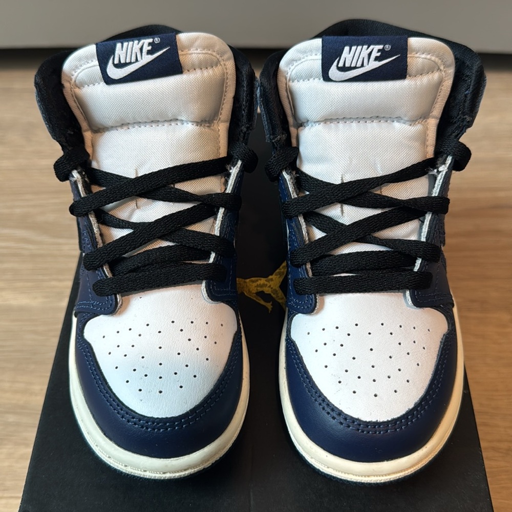 SOLD: Jordan 1 BLUE AND WHITE